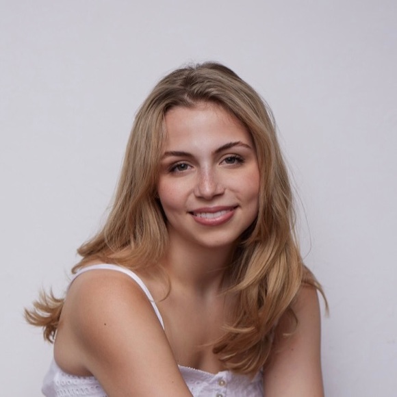 Meet your Posher, Jaclyn - Picture 1 of 1